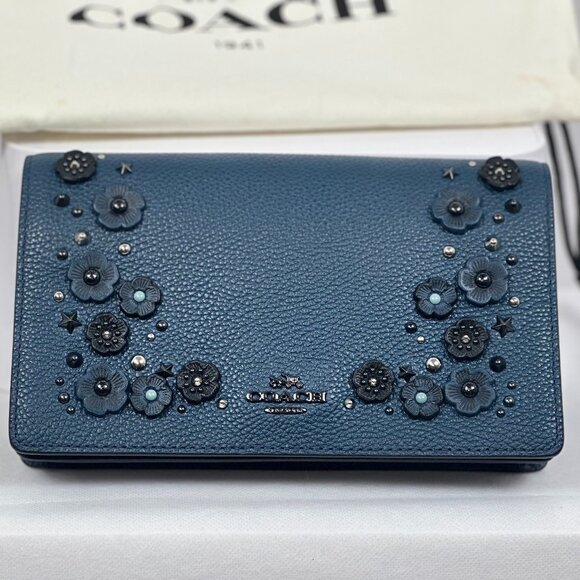COACH envelope purse with floral appliqué in blue MISSING CROSSBODY STRAP - Picture 1 of 16
